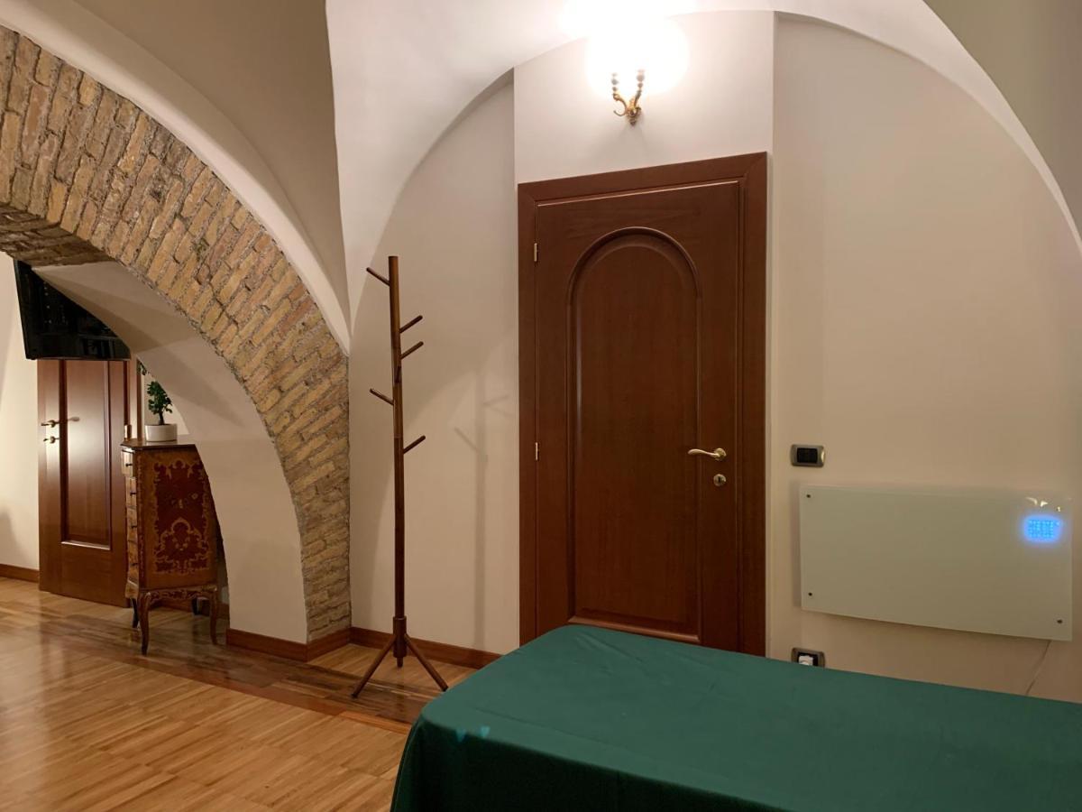 Residenza Tritone Luxury Guest House Trevi Fountain Rzym Zewnętrze zdjęcie